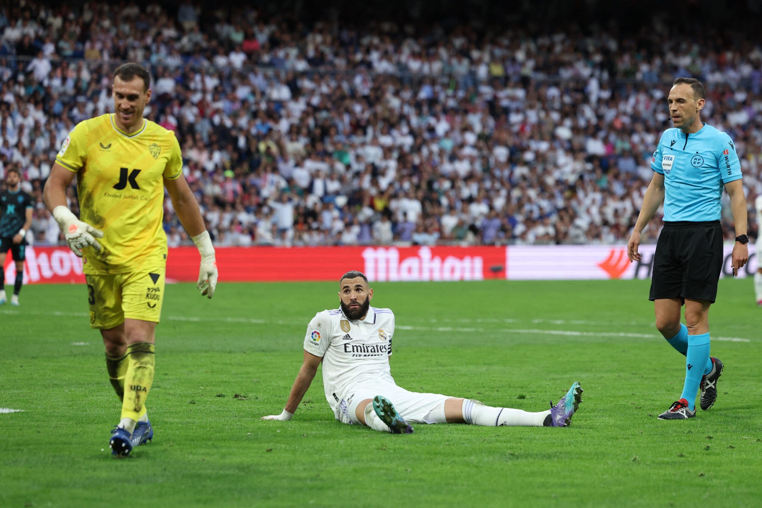 Benzema queda fuera del partido contra Real Sociedad. Foto: Getty Images.