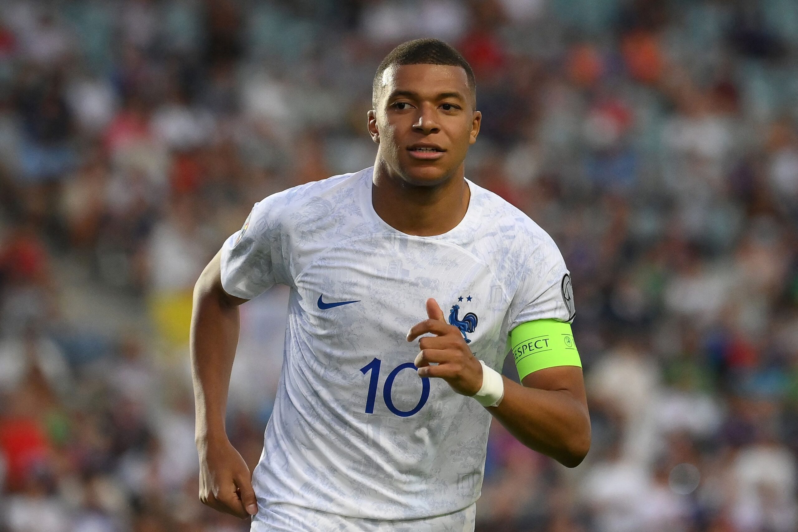 ¿Cuánto quiere ganar Mbappé? Foto: Getty Images.