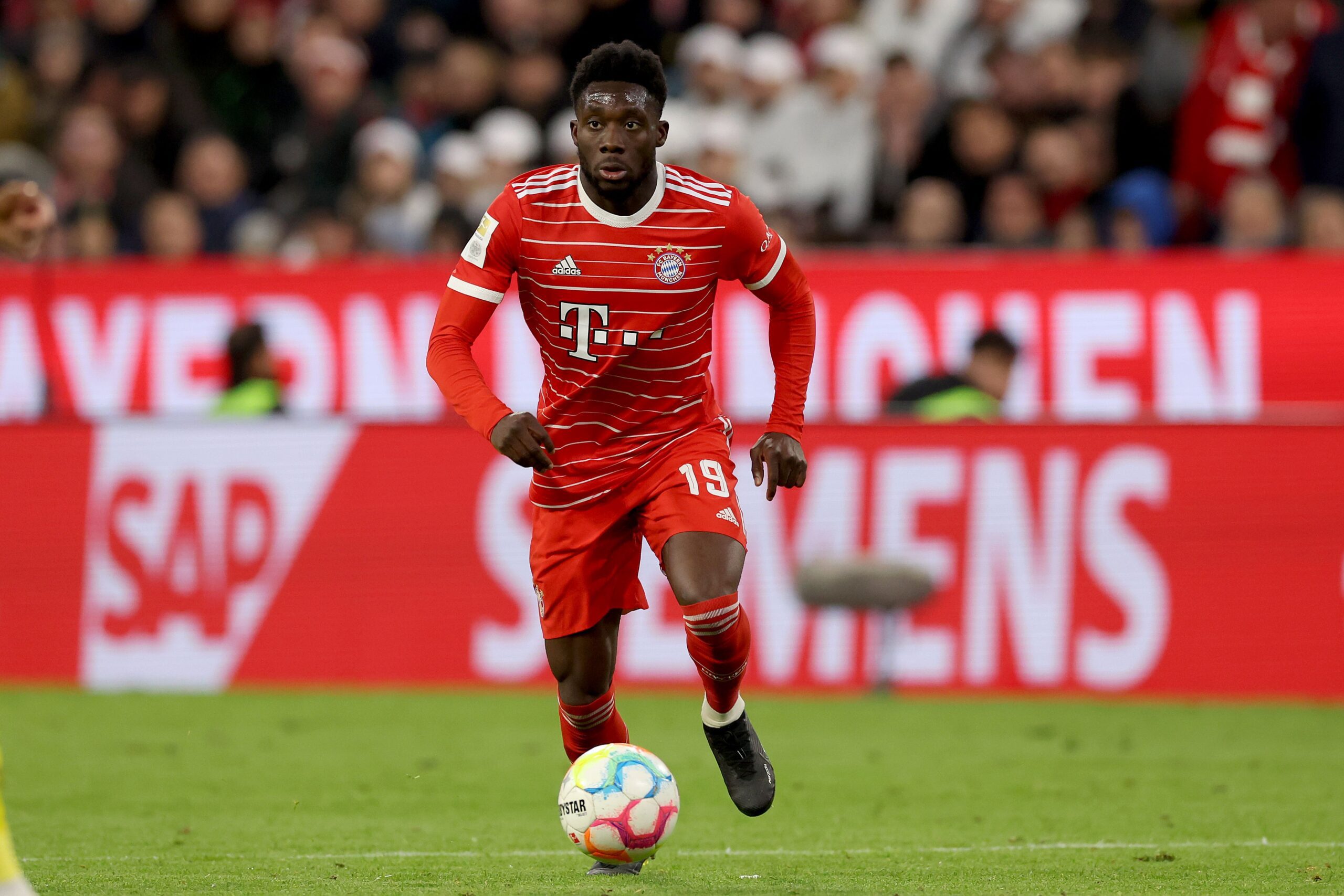 Alphonso Davies no tiene chance de llegar a Real Madrid. Foto: Getty Images.