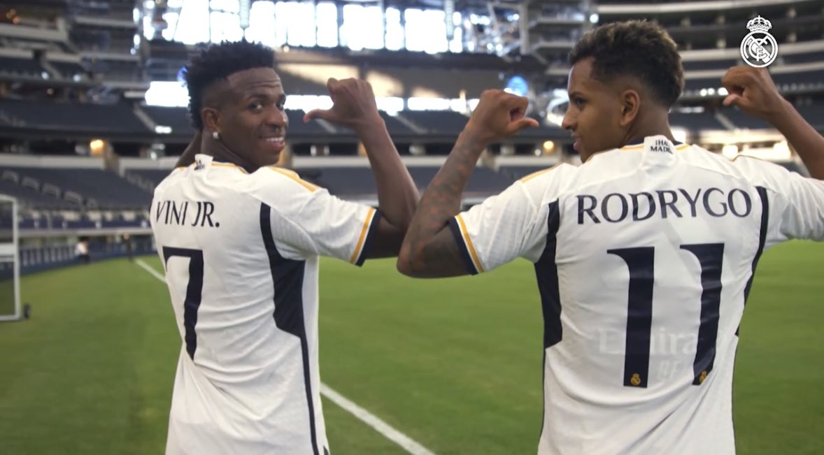 Rodrygo y Vinicius cogen nuevos dorsales.
