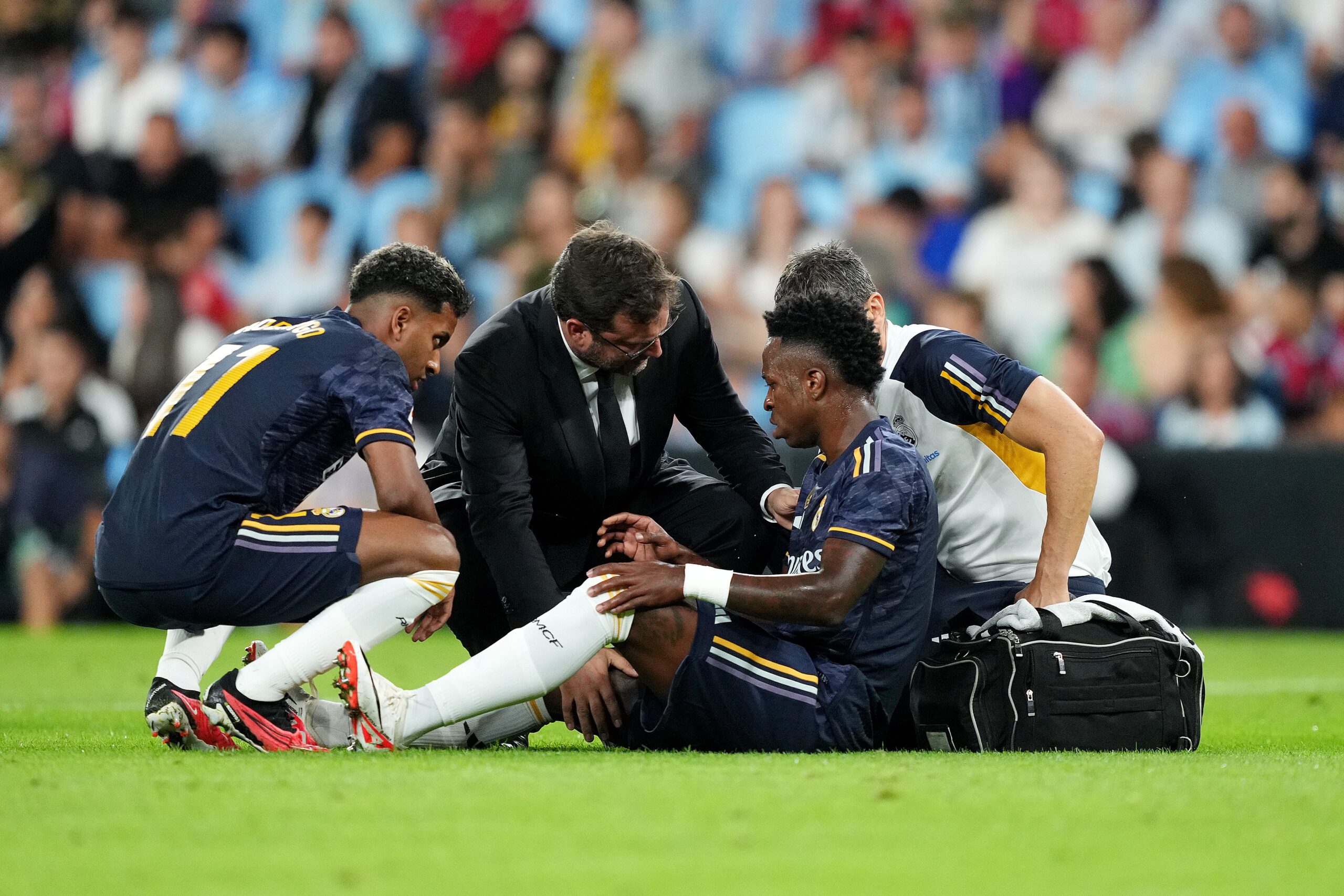 Real Madrid no fichará por la lesión de Vinicius. Foto: Getty Images.