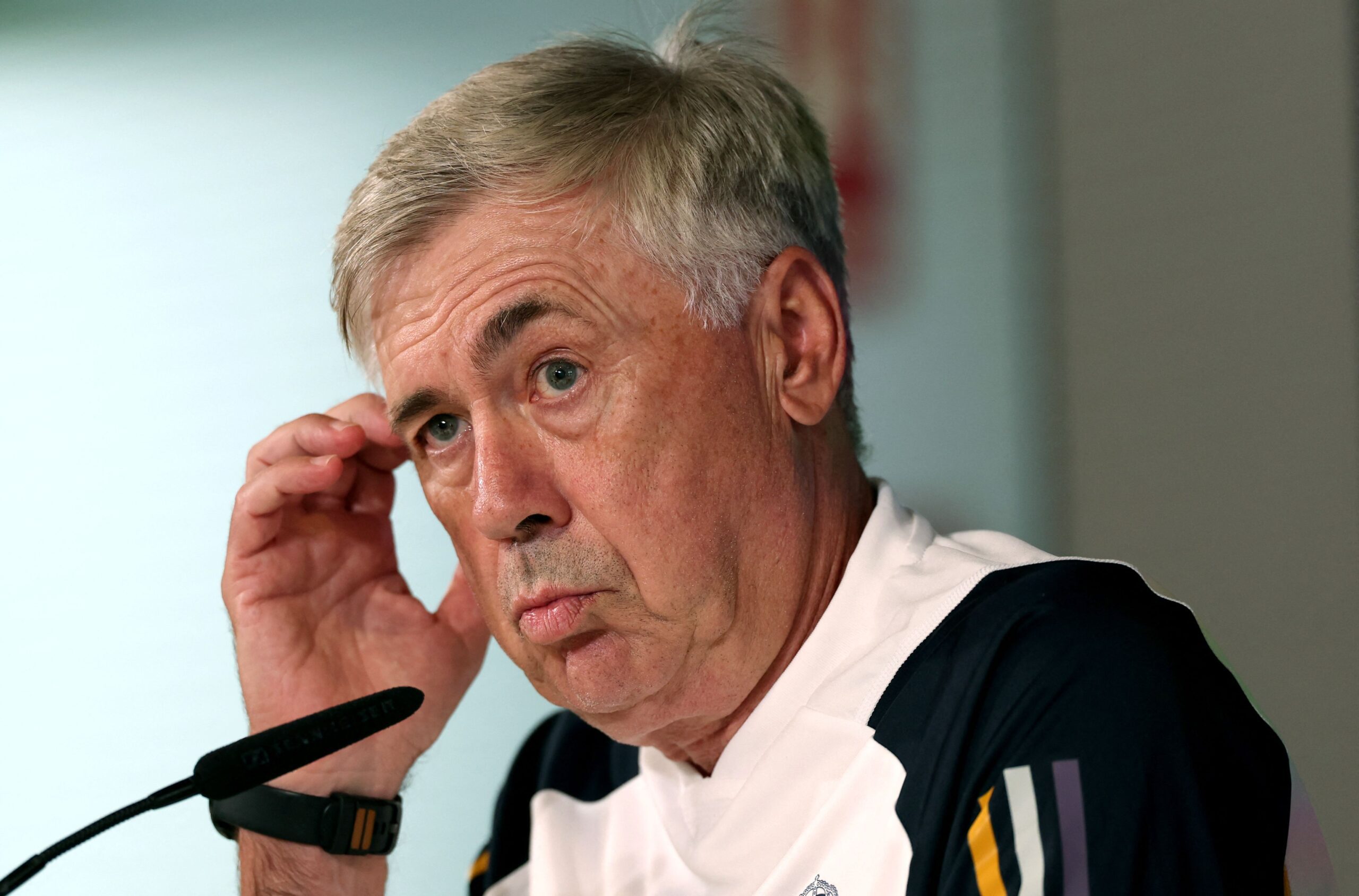 Carlo Ancelotti pasó por conferencia de prensa. Foto: Getty Images.