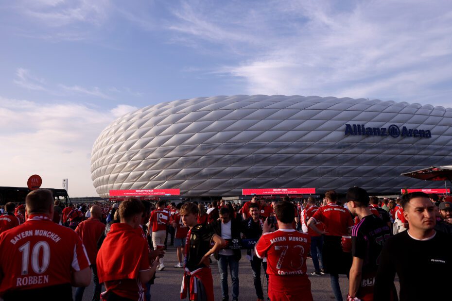 Bayern llega al Allianz-Arena. FOto: Getty Images.