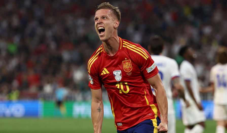 Dani Olmo analiza a Inglaterra. Foto: Getty Images.