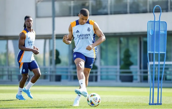 Mbappé piensa en la Supercopa. Foto: Getty Images.