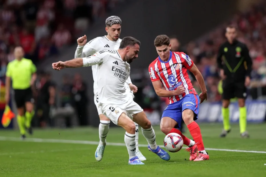 Dani Carvajal evitó la suspensión del derbi madrileño. Foto: Getty Images.