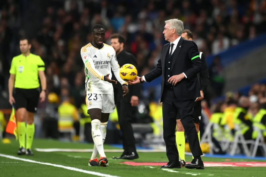 Carlo Ancelotti confirmó la renovación de Ferland Mendy. Foto: Getty Images.