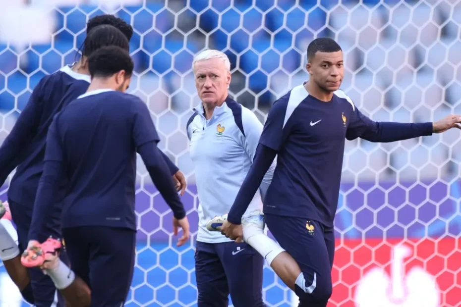 Deschamps y Mbappé. Foto: Getty Images.
