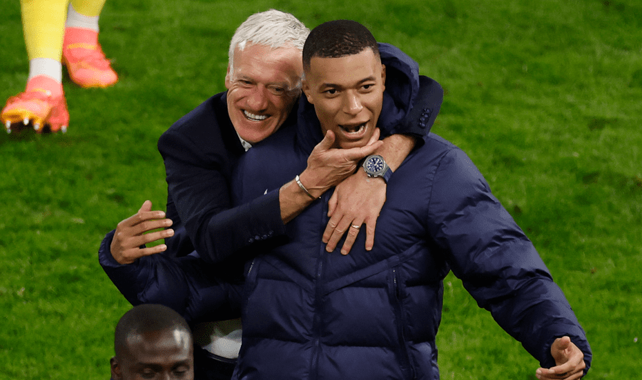 Mbappé y Deschamps. Foto: Getty Images.
